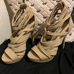 Heels sz 8